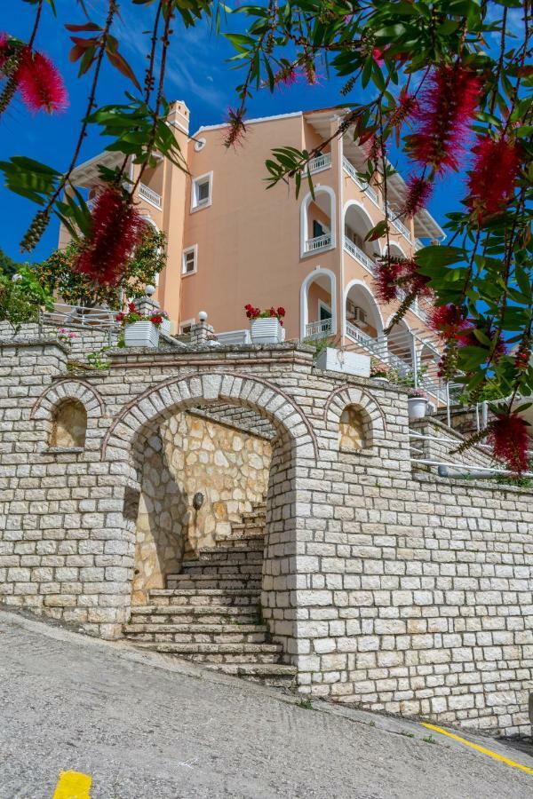 Naftis Apartments ペレカス エクステリア 写真